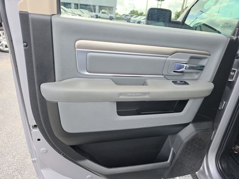 Used 2020 RAM 1500 Classic SLT w/ Luxury Group RWD image 12