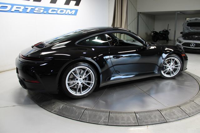 Used 2025 Porsche 911 Carrera RWD image 6