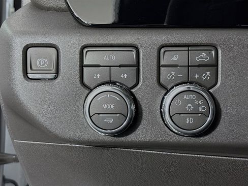 New 2026 GMC Sierra 1500 SLT w/ SLT Premium Package image 10