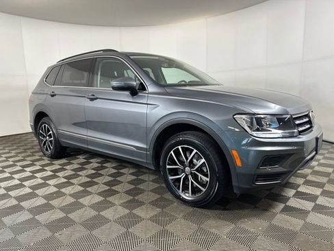 Used 2021 Volkswagen Tiguan SE image 2
