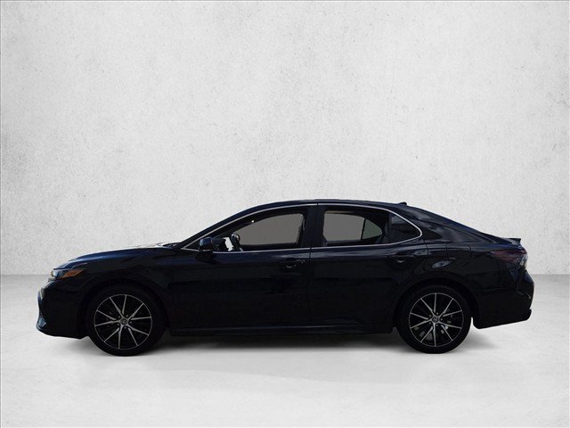 Used 2024 Toyota Camry SE w/ Cold Weather Package FWD image 9