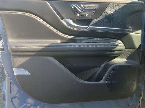 Used 2024 Lincoln Corsair Grand Touring image 45