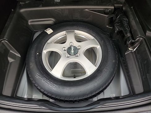 Certified 2024 Jeep Grand Cherokee Altitude image 29