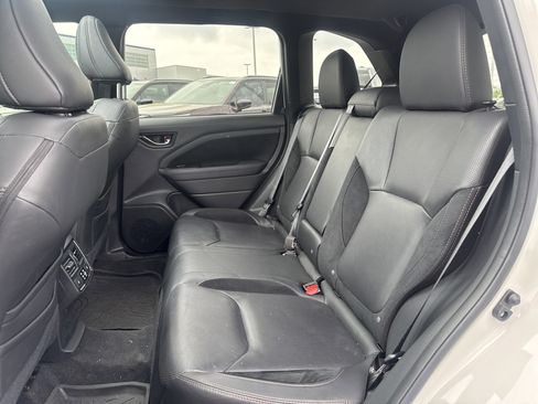 Used 2025 Subaru Forester Touring image 30