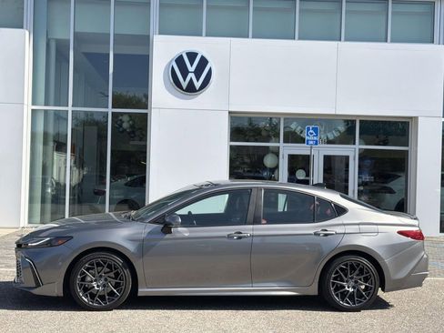 Used 2025 Toyota Camry XSE FWD image 32