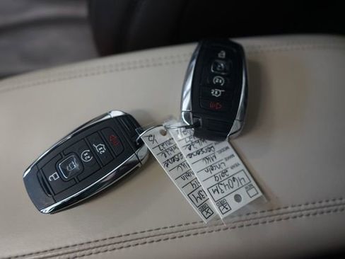 Used 2019 Lincoln MKC Reserve image 25