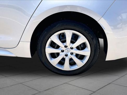 Used 2025 Toyota Corolla LE FWD image 11