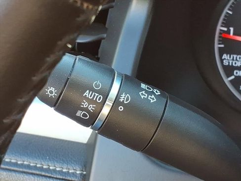 Used 2019 GMC Acadia SLE FWD image 22