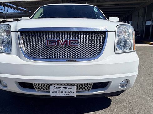 Used 2007 GMC Yukon XL Denali image 3