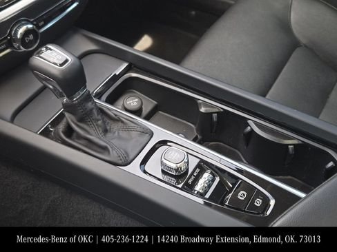 Used 2020 Volvo S60 T6 Momentum AWD/4WD image 16