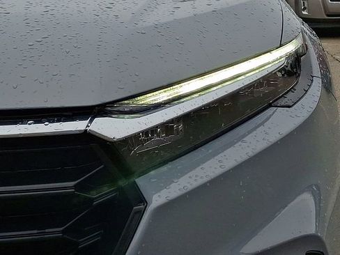 Used 2024 Honda CR-V LX image 9