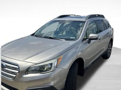 Used 2017 Subaru Outback 2.5i Limited AWD/4WD image 3