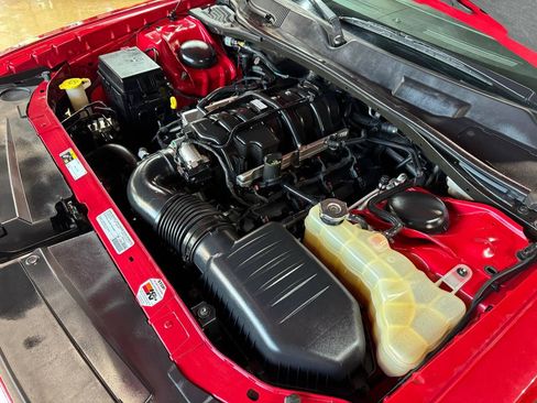 Used 2014 Dodge Challenger R/T RWD image 33