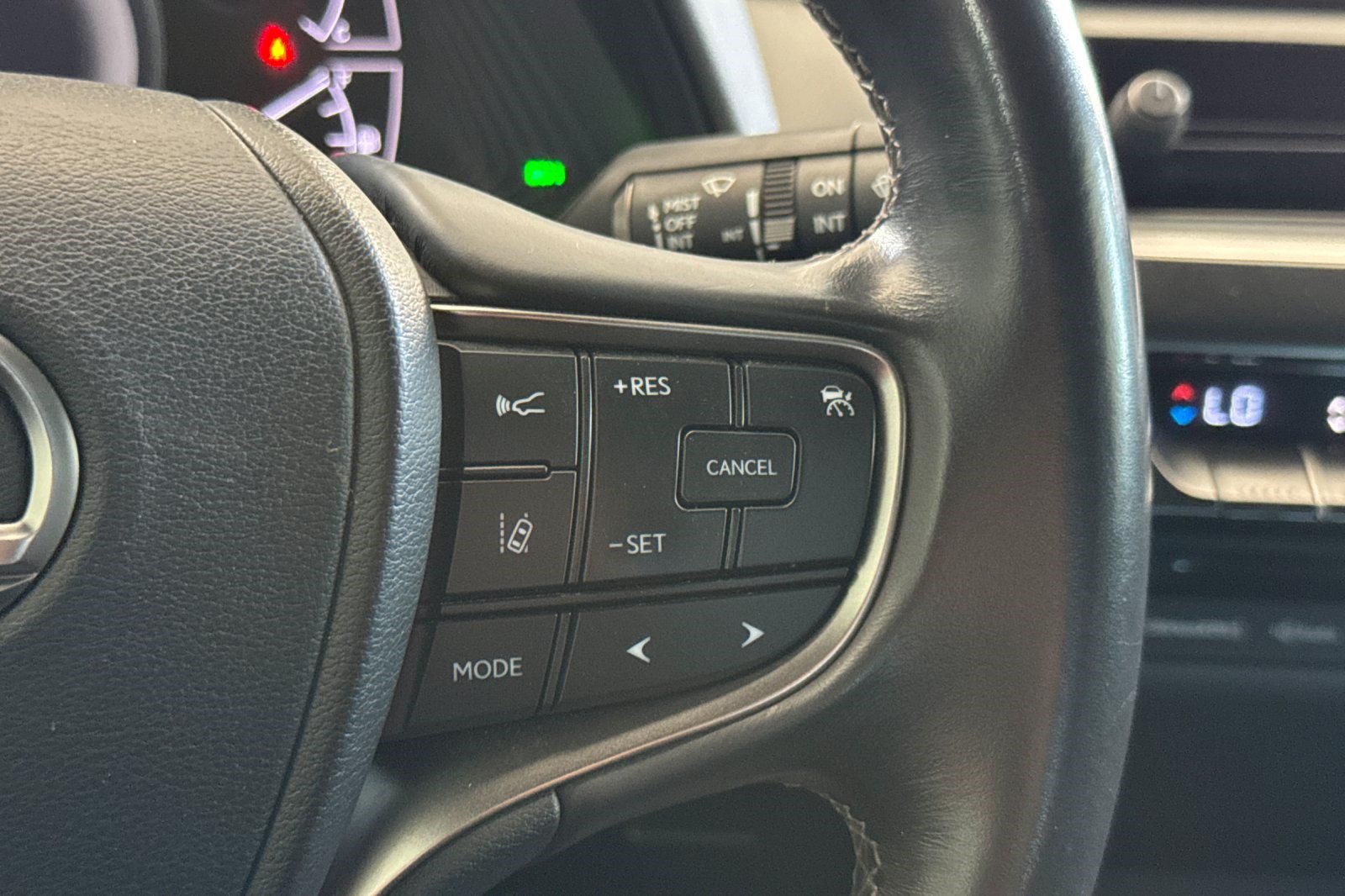 Used 2020 Lexus UX 250h w/ Accessory Package 2 AWD/4WD image 31