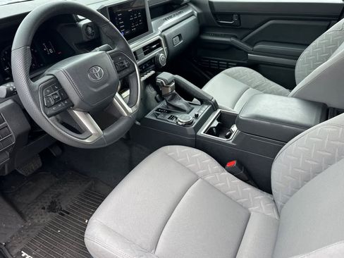 Used 2025 Toyota Tacoma SR5 w/ SR5 Upgrade Package image 9