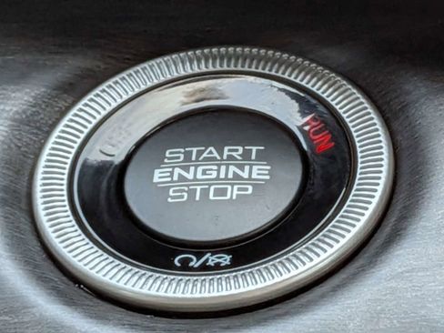 Used 2022 Jeep Grand Cherokee Overland w/ Advanced Protech Group III image 32