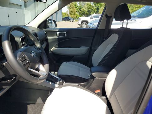 Used 2026 Hyundai Venue SEL FWD image 17