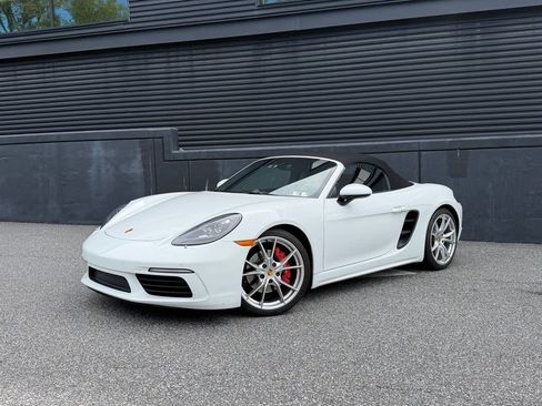 Certified 2017 Porsche 718 Boxster S RWD image 6