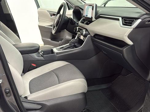 Certified 2025 Toyota RAV4 XLE w/ Convenience Package image 18