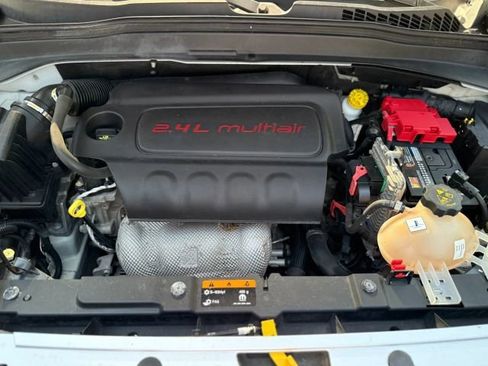 Used 2018 Jeep Renegade Limited w/ UConnect 8.4 Nav Group image 33