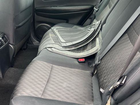 Used 2018 Nissan Rogue S FWD image 7