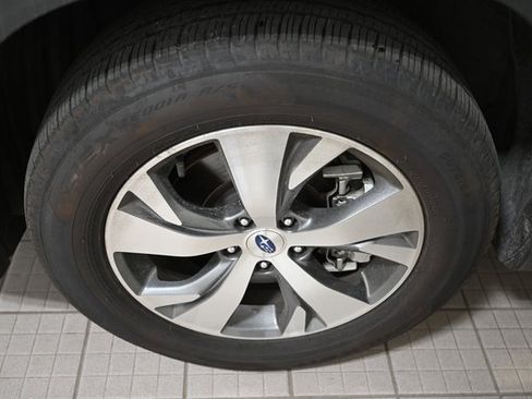 Certified 2024 Subaru Ascent Premium w/ Convenience Package image 18