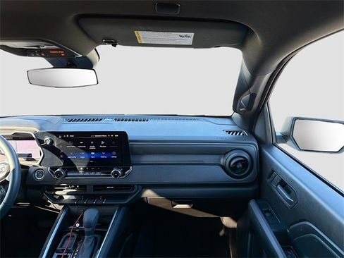 Used 2025 Chevrolet Colorado W/T w/ WT Custom Package image 17