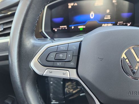 Used 2024 Volkswagen Jetta SE image 16