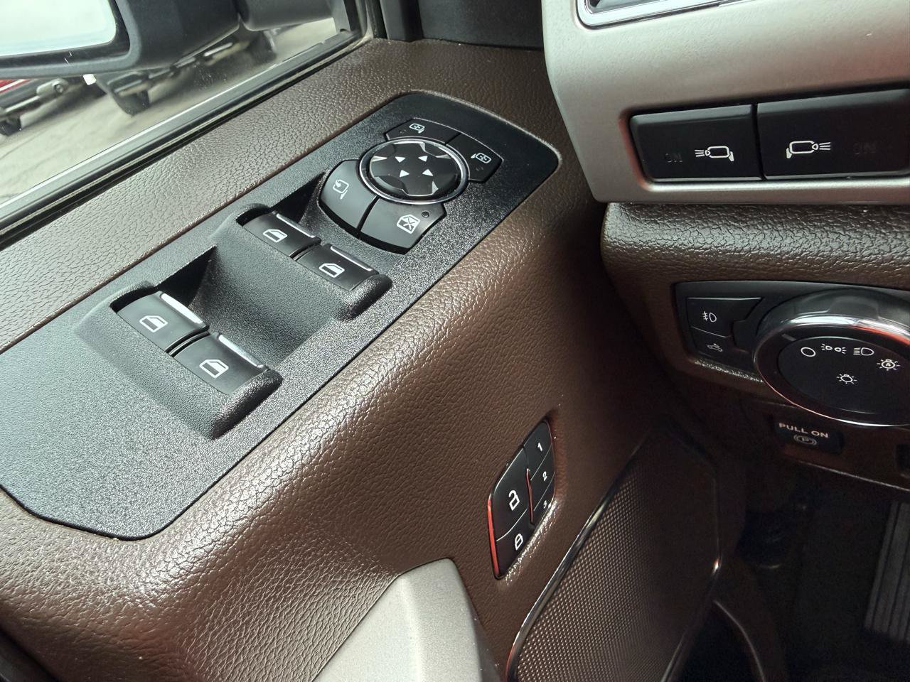 Used 2019 Ford F150 King Ranch w/ Equipment Group 601A Luxury AWD/4WD image 29