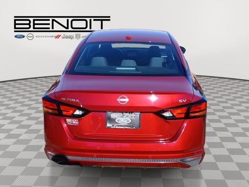Used 2024 Nissan Altima 2.5 SV image 12