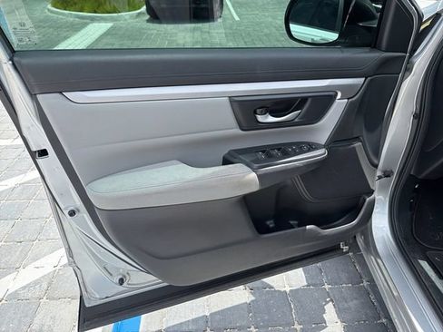 Used 2020 Honda CR-V LX image 2