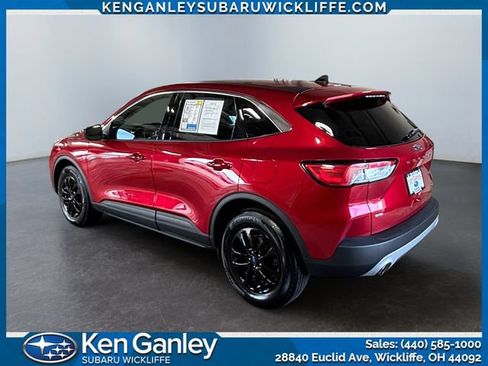 Used 2020 Ford Escape SE AWD/4WD image 3