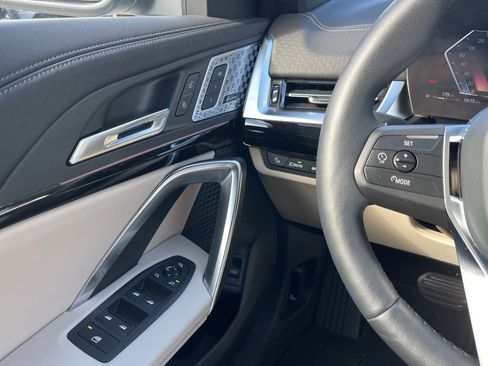 Used 2025 BMW X2 xDrive28i w/ Technology Package image 18