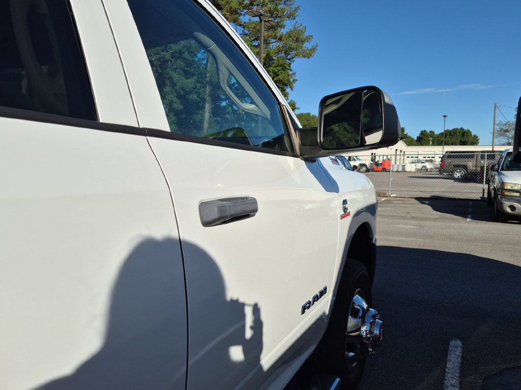 Used 2020 RAM 3500 Tradesman w/ Chrome Appearance Group AWD/4WD image 12