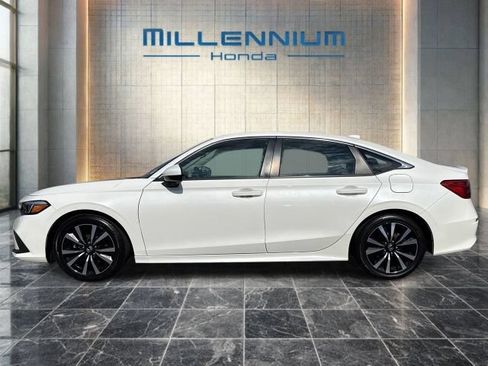 Used 2024 Honda Civic EX image 2