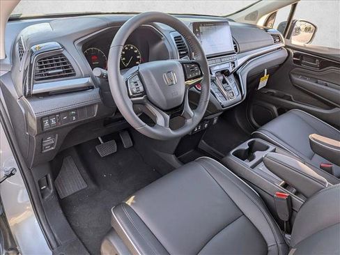 New 2026 Honda Odyssey Touring image 3