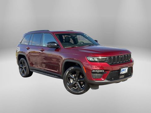 Used 2024 Jeep Grand Cherokee Limited w/ Luxury Tech Group II AWD/4WD image 5