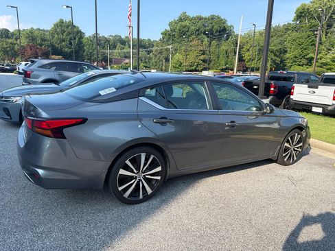Used 2022 Nissan Altima 2.5 SR FWD image 4