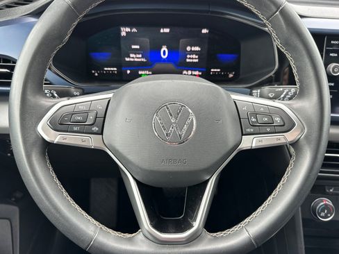 Used 2022 Volkswagen Taos SE image 25