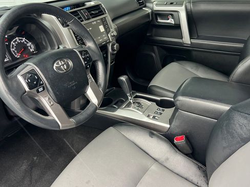 Used 2022 Toyota 4Runner SR5 Premium image 10