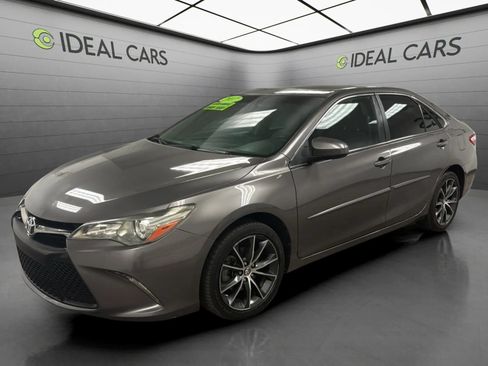 Used 2017 Toyota Camry XSE w/ Moonroof Package FWD image 1