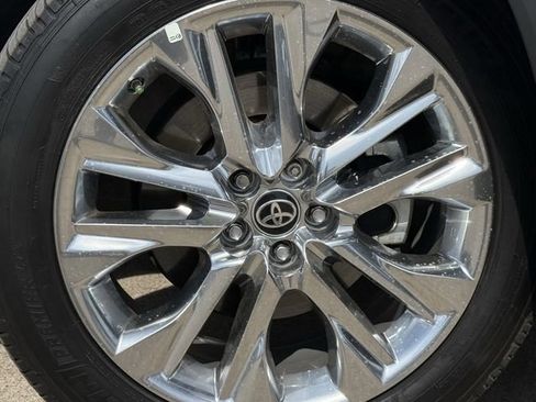 Used 2021 Toyota Highlander Limited image 12