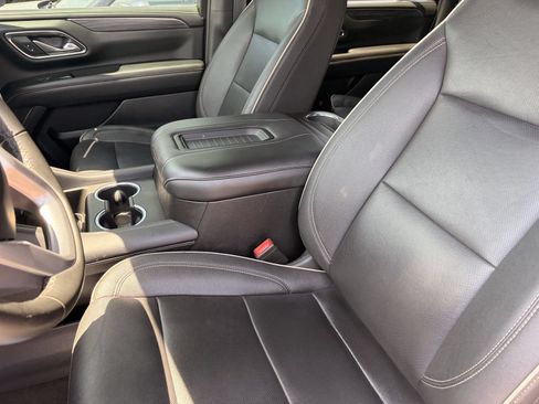 Used 2023 GMC Yukon XL SLT AWD/4WD image 19