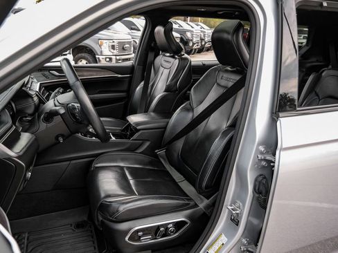 Used 2021 Jeep Grand Cherokee L Overland w/ Luxury Tech Group IV image 38