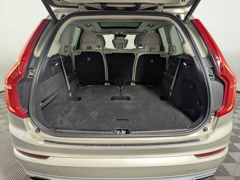 Used 2017 Volvo XC90 T6 Momentum w/ Vision Package image 22