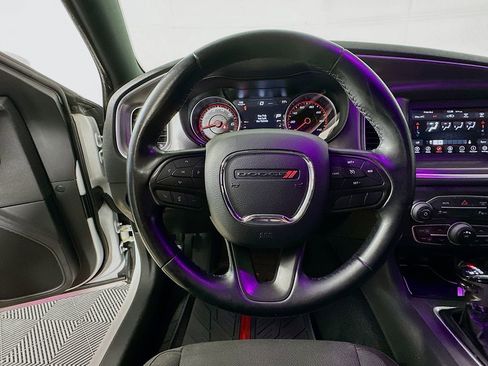 Used 2020 Dodge Charger SXT RWD image 13
