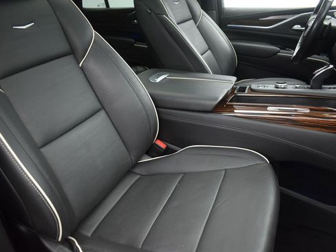 Used 2021 Cadillac Escalade Premium Luxury w/ LPO, Illumination Package image 39