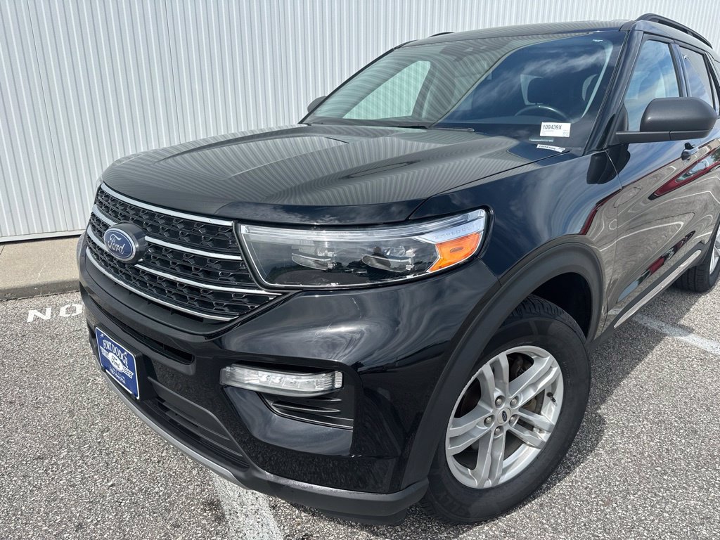Certified 2021 Ford Explorer XLT w/ Equipment Group 202A AWD/4WD image 2