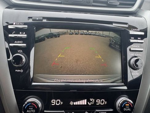 Used 2020 Nissan Murano S image 19