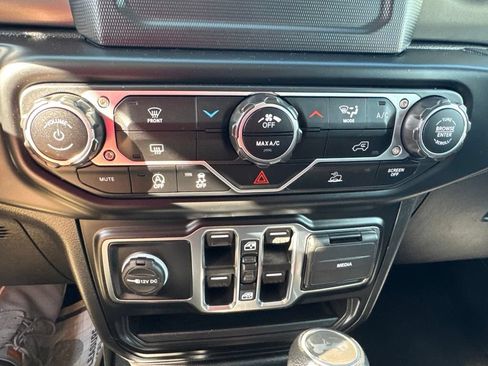 Used 2022 Jeep Wrangler Unlimited Sport AWD/4WD image 14